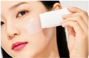 Атоми Успокаивающий Солнцезащитный Стик для лица